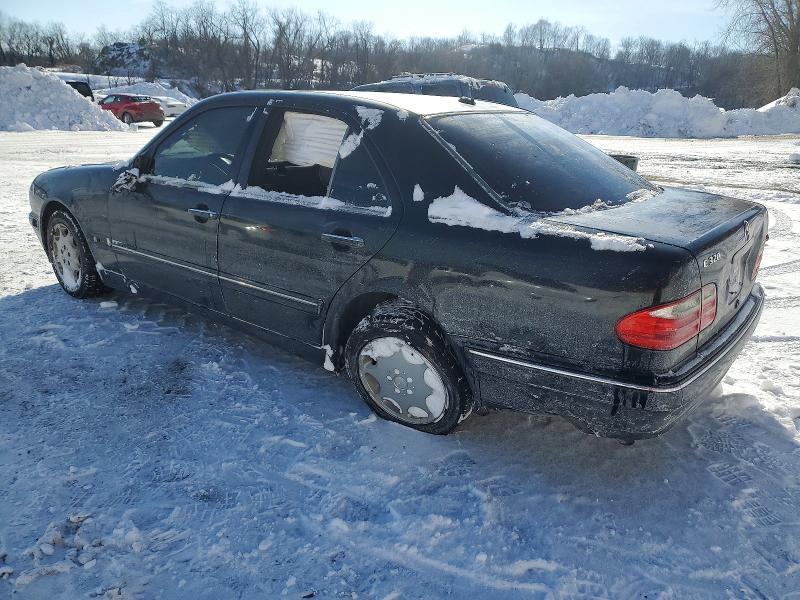 Photo 2 from auction – 2000 MERCEDES-BENZ E 320 with VIN WDBJF65J6YB082791
