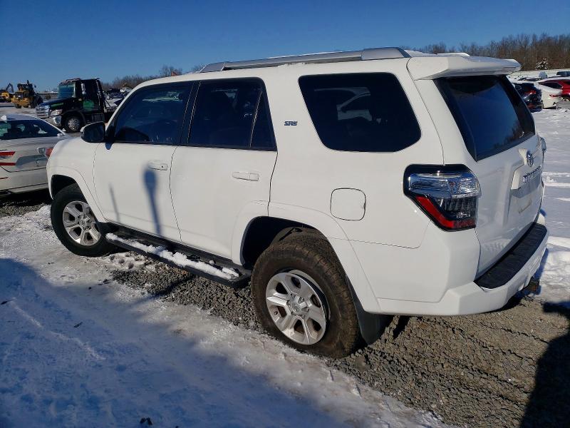 Photo 2 from auction – 2014 TOYOTA 4RUNNER SR with VIN JTEBU5JR7E5151785