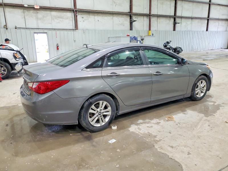 Photo 3 from auction – 2011 HYUNDAI SONATA GLS with VIN 5NPEB4AC3BH014707