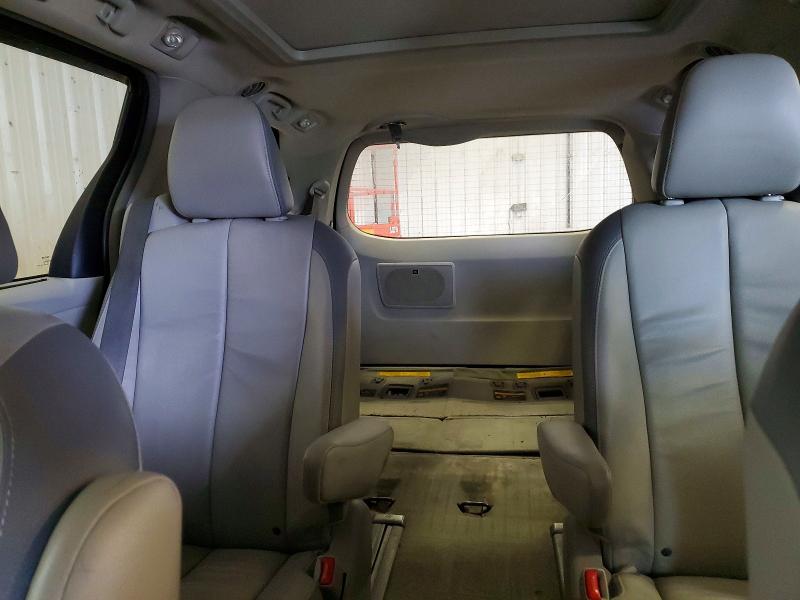 Photo 10 from auction – 2013 TOYOTA SIENNA XLE with VIN 5TDDK3DC3DS049522