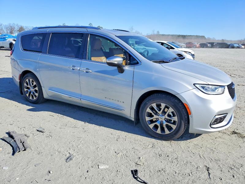 Photo 4 from auction – 2023 CHRYSLER PACIFICA H with VIN 2C4RC1N75PR589105