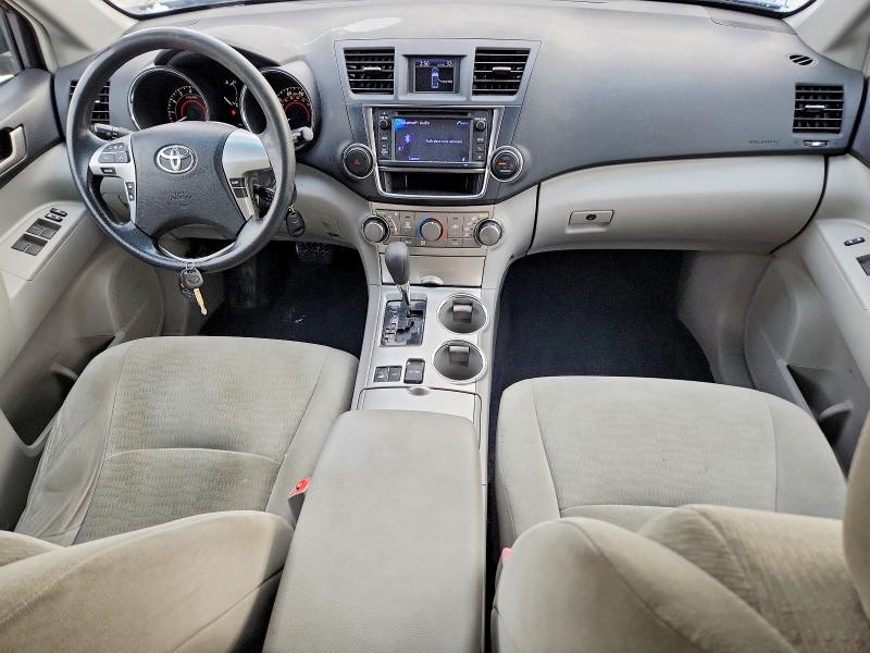 Photo 8 from auction – 2013 TOYOTA HIGHLANDER with VIN 5TDBK3EH5DS190027