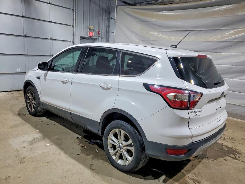 Photo 2 from auction – 2017 FORD ESCAPE SE with VIN 1FMCU9GD4HUD43263