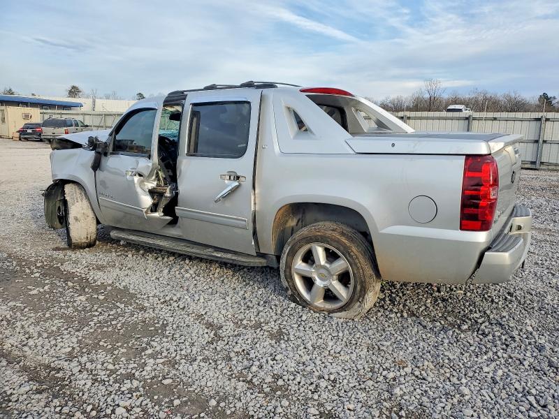 Photo 2 from auction – 2011 CHEVROLET AVALANCHE with VIN 3GNMCFE06BG143433