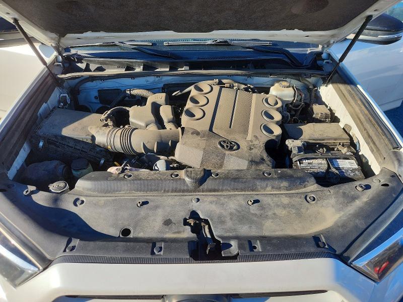 Photo 12 from auction – 2020 TOYOTA 4RUNNER with VIN JTEBU5JR2L5778732