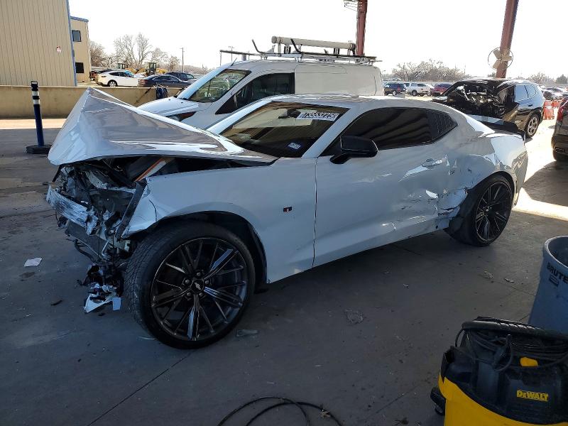 CHEVROLET CAMARO 2016 with VIN 1G1FB1RS2G0132212 - Photo from auction