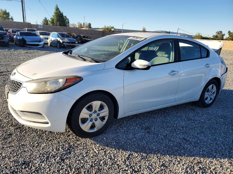 KIA FORTE 2015 con VIN KNAFX4A65F5327776 - Foto de la subasta