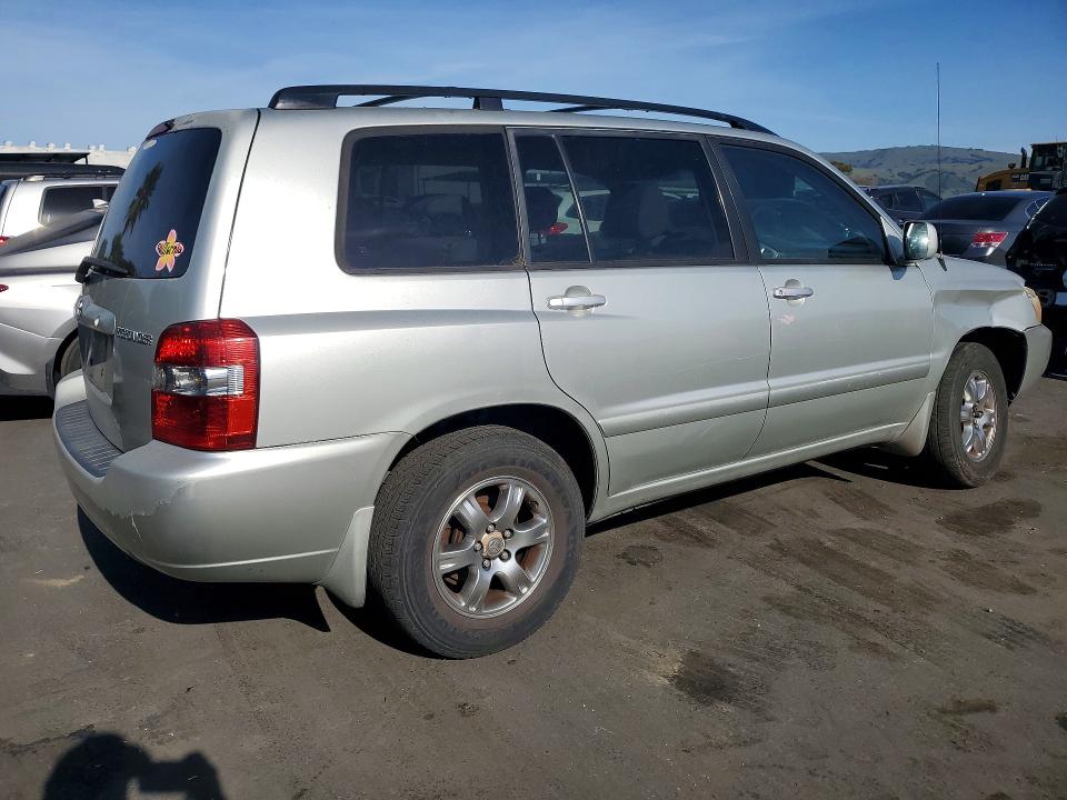 Photo 3 from auction – 2005 TOYOTA HIGHLANDER with VIN JTEDP21A750051143