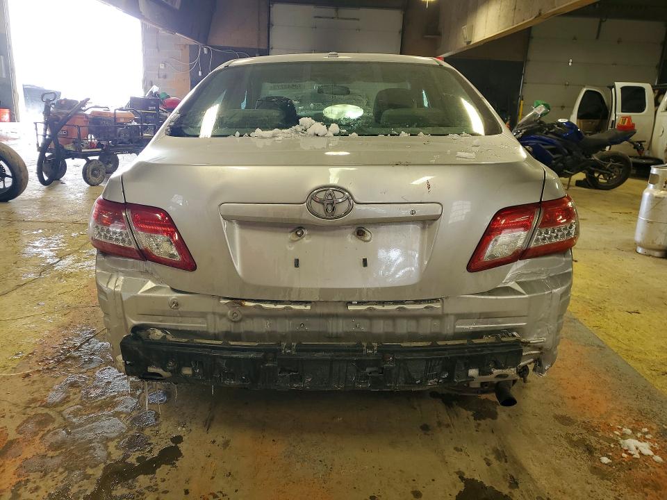 Photo 6 from auction – 2010 TOYOTA CAMRY BASE with VIN 4T1BF3EK3AU072707