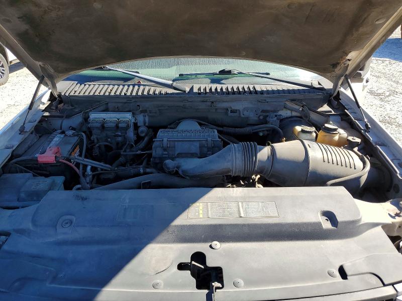 Фото 12 с аукциона – 2005 FORD EXPEDITION с VIN 1FMPU15595LA72748