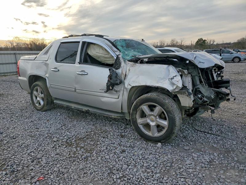 Photo 4 from auction – 2011 CHEVROLET AVALANCHE with VIN 3GNMCFE06BG143433