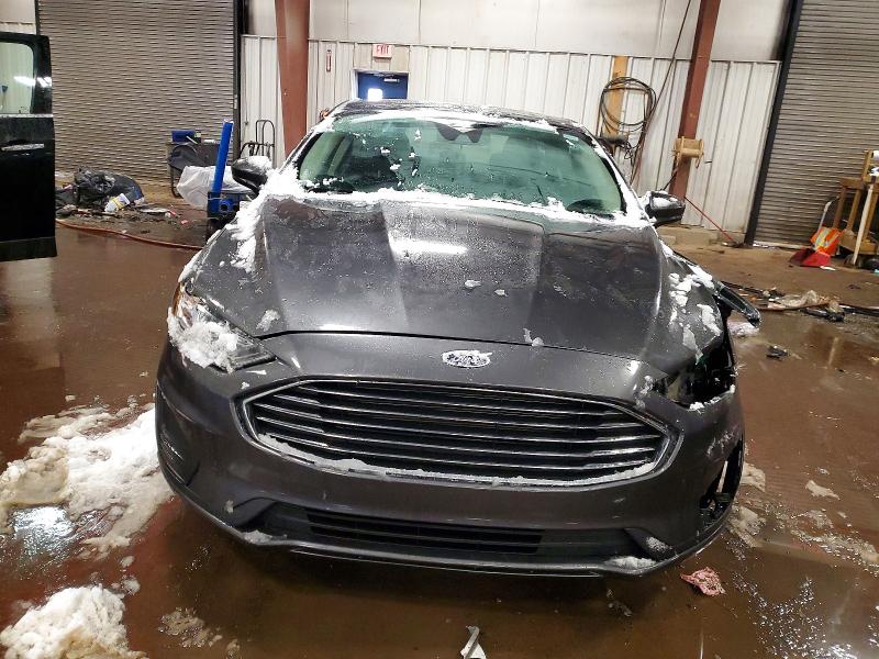 Photo 5 from auction – 2019 FORD FUSION with VIN 3FA6P0LU9KR147625