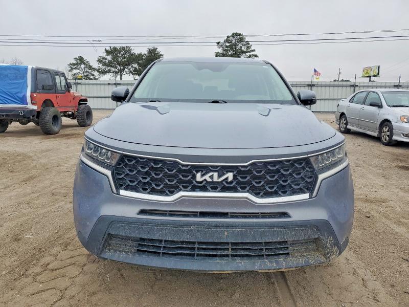 Photo 5 from auction – 2022 KIA SORENTO LX with VIN 5XYRG4LC9NG100244