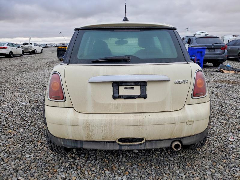 Photo 6 from auction – 2007 MINI COOPER with VIN WMWMF33547TL67174