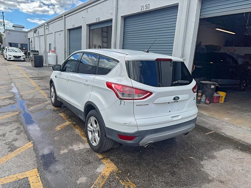 Photo 3 from auction – 2016 FORD ESCAPE SE with VIN 1FMCU9GX2GUB00219