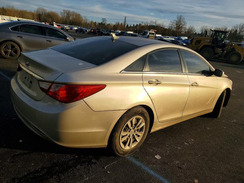 Photo 3 from auction – 2011 HYUNDAI SONATA with VIN 5NPEB4AC8BH158379