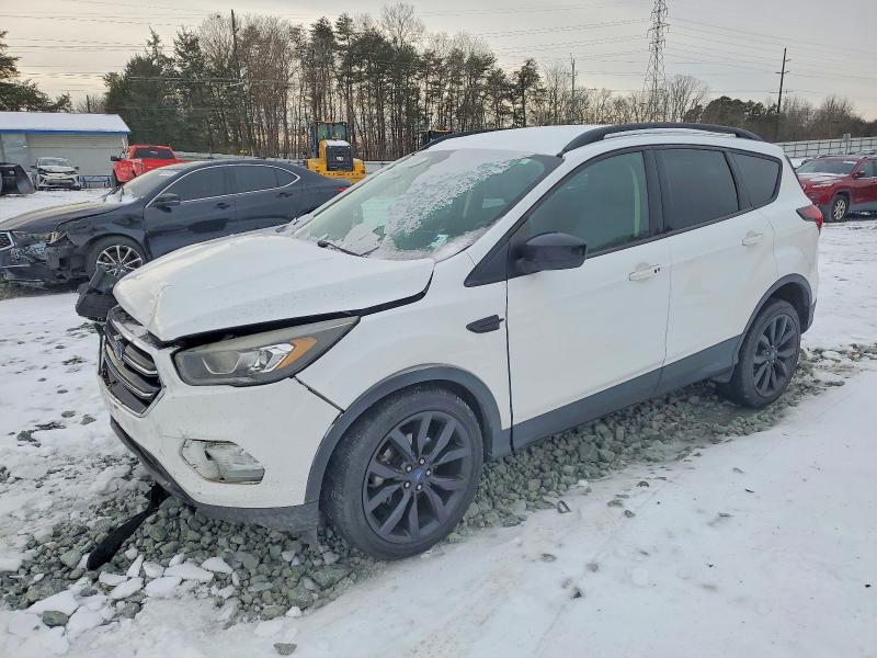FORD ESCAPE 2019 with VIN 1FMCU0GD6KUB09192 - Photo from auction