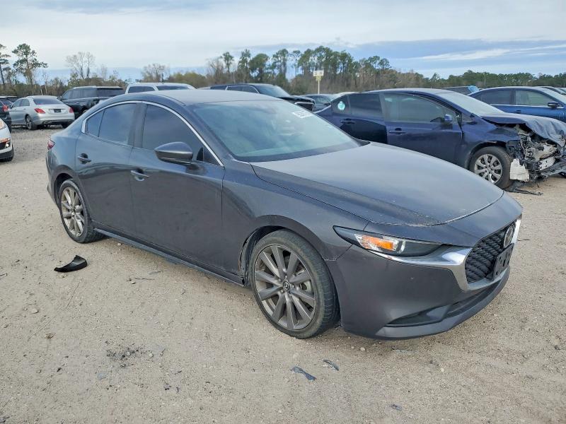 Photo 4 from auction – 2019 MAZDA 3 with VIN JM1BPACL4K1111745