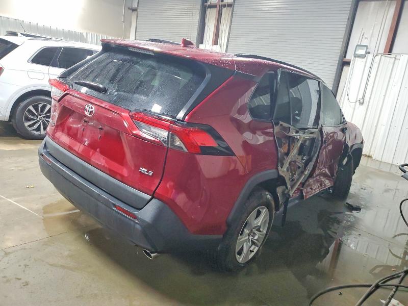 Photo 3 from auction – 2021 TOYOTA RAV4 with VIN 2T3W1RFV4MW149088