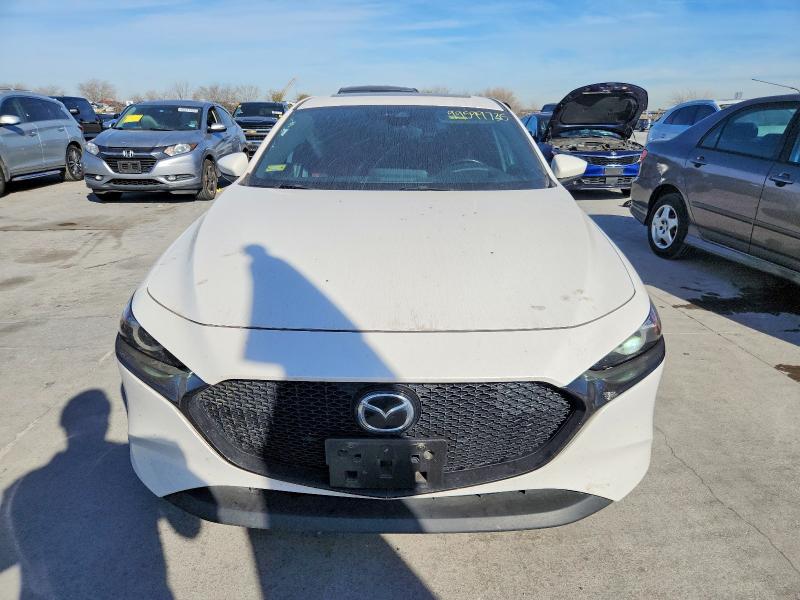 Foto 5 de la subasta – 2023 MAZDA 3 PREMIUM con VIN JM1BPBMM9P1619469