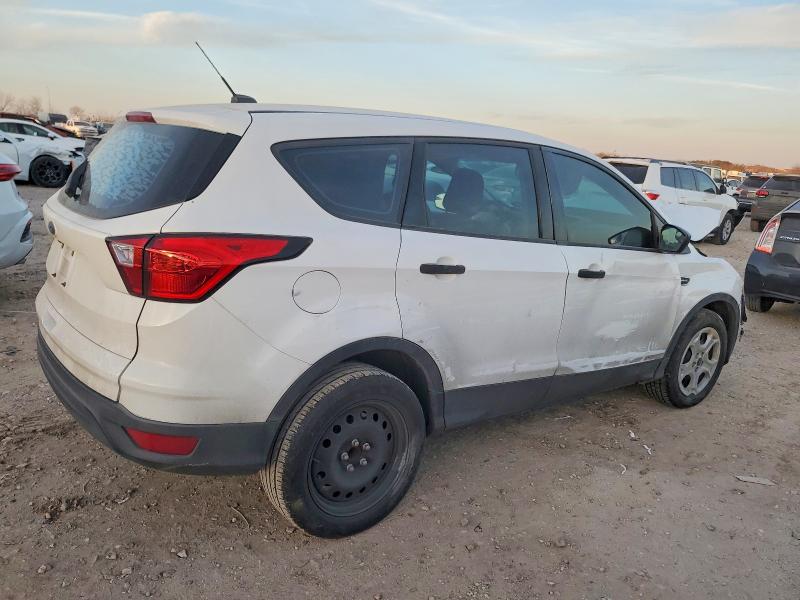 Photo 3 from auction – 2019 FORD ESCAPE with VIN 1FMCU0F77KUB00108
