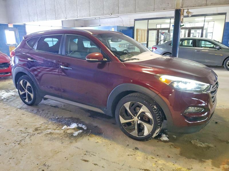 Photo 4 from auction – 2017 HYUNDAI TUCSON with VIN KM8J33A25HU357302