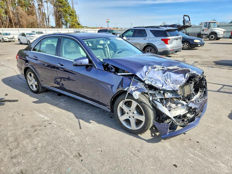 Photo 4 from auction – 2014 MERCEDES-BENZ E 250 BLUE with VIN WDDHF0EB2EB001440
