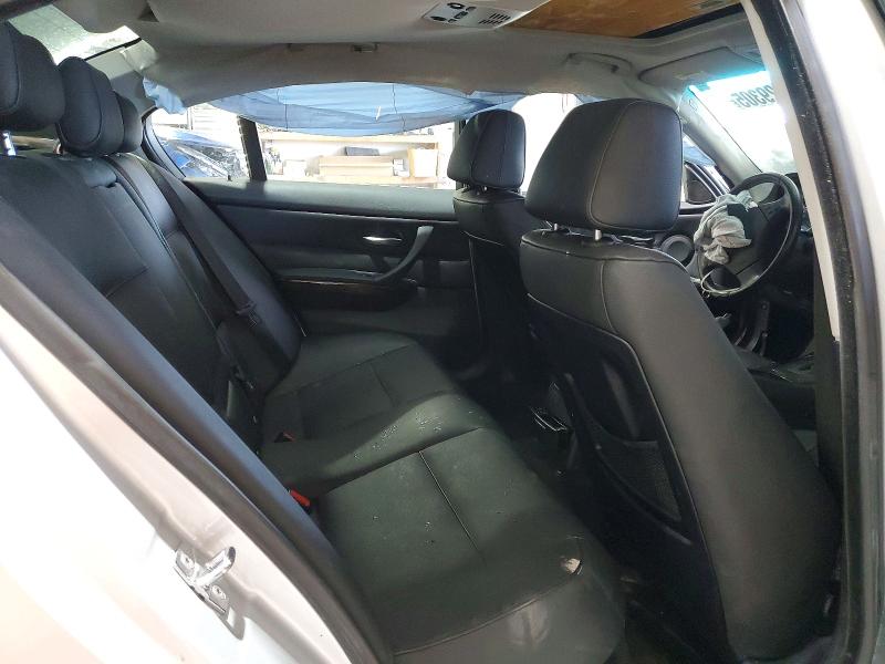 Photo 10 from auction – 2006 BMW 325 with VIN WBAVB13576KX69795