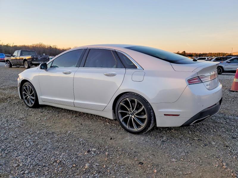 Photo 2 from auction – 2019 LINCOLN MKZ with VIN 3LN6L5LU9KR632457
