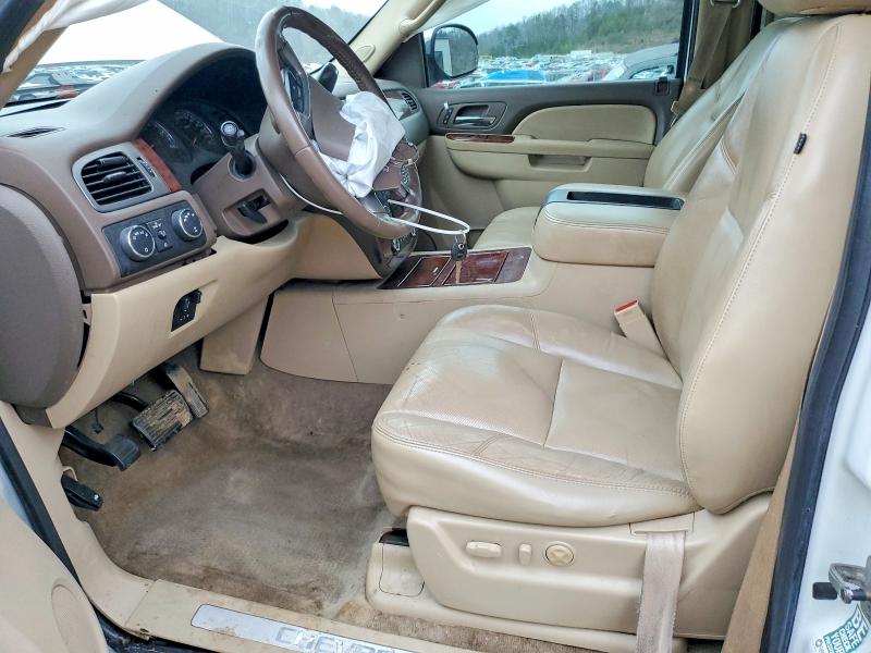 Photo 7 from auction – 2011 CHEVROLET TAHOE with VIN 1GNSKCE0XBR100187