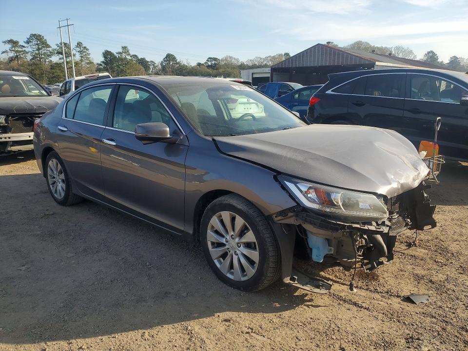 Photo 4 from auction – 2015 HONDA ACCORD with VIN 1HGCR2F71FA158113