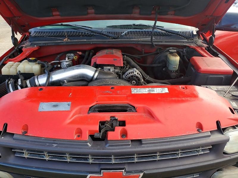 Photo 11 from auction – 2000 CHEVROLET SILVERADO with VIN 1GCEC19T6YZ326490