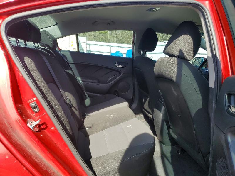 Photo 10 from auction – 2017 KIA FORTE LX with VIN 3KPFL4A77HE111801