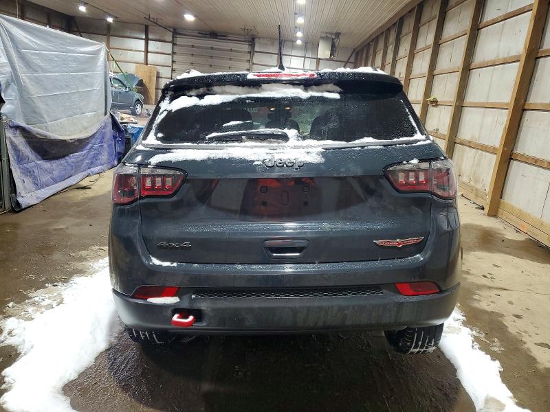 Photo 6 from auction – 2018 JEEP COMPASS with VIN 3C4NJDDB9JT314661
