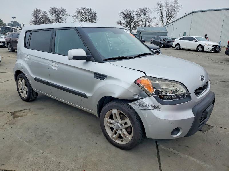 Photo 4 from auction – 2010 KIA SOUL + with VIN KNDJT2A23A7107561