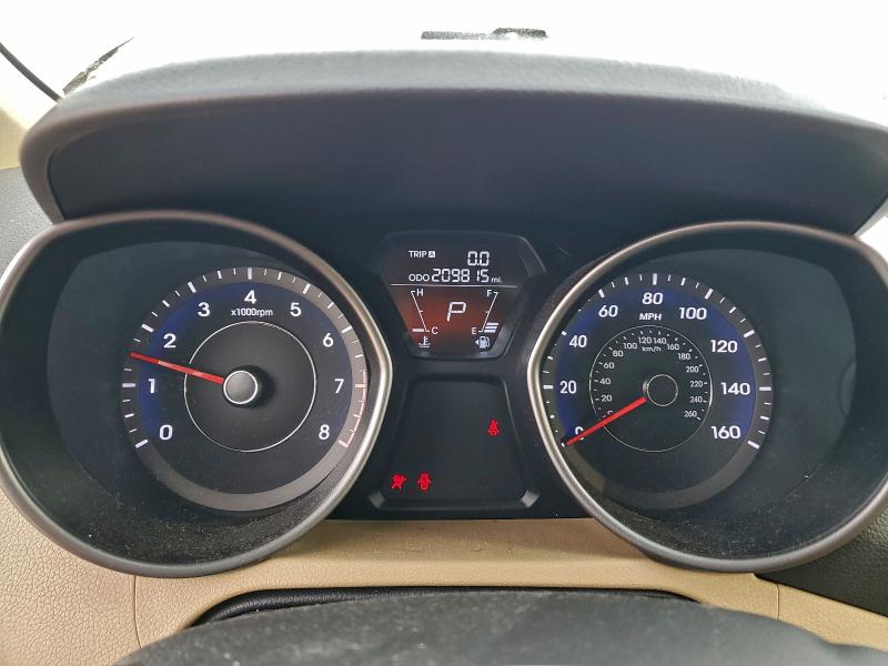 Photo 9 from auction – 2011 HYUNDAI ELANTRA GL with VIN 5NPDH4AE7BH044224