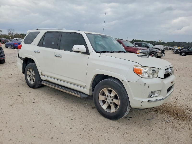 Photo 4 from auction – 2011 TOYOTA 4RUNNER SR with VIN JTEZU5JR2B5025795