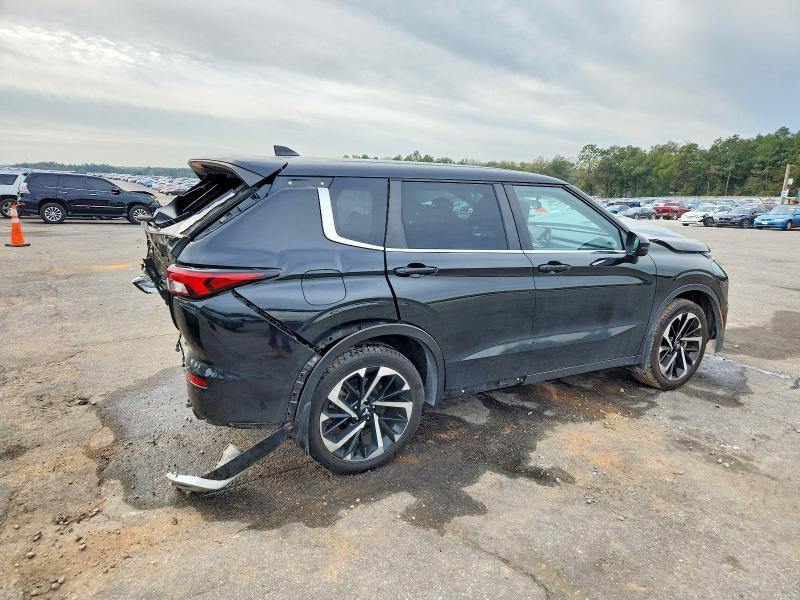 Photo 3 from auction – 2023 MITSUBISHI OUTLANDER with VIN JA4J3UA87PZ016607