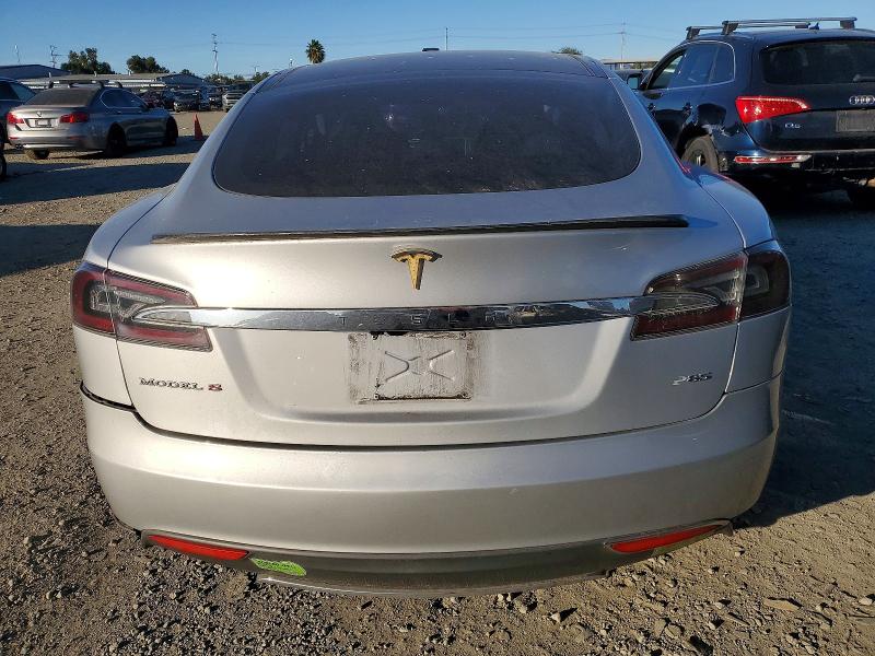 Photo 6 from auction – 2013 TESLA MODEL S with VIN 5YJSA1DN9DFP16579