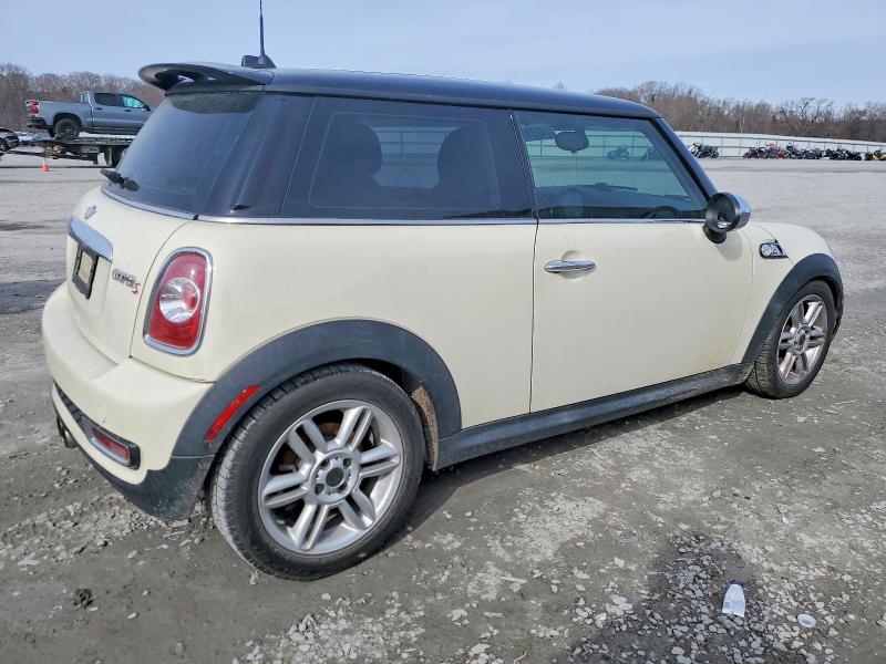 Photo 3 from auction – 2011 MINI COOPER with VIN WMWSV3C5XBTY10981