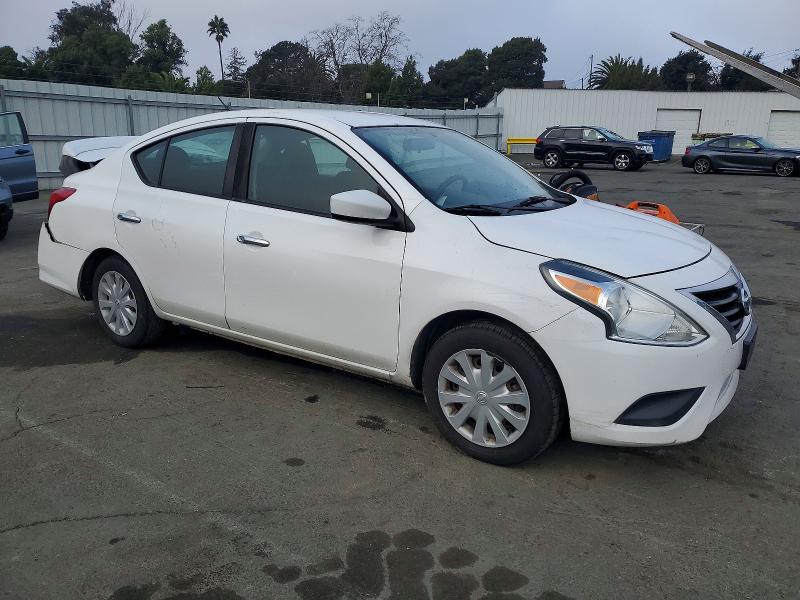Foto 4 de la subasta – 2018 NISSAN VERSA S con VIN 3N1CN7AP1JL810277