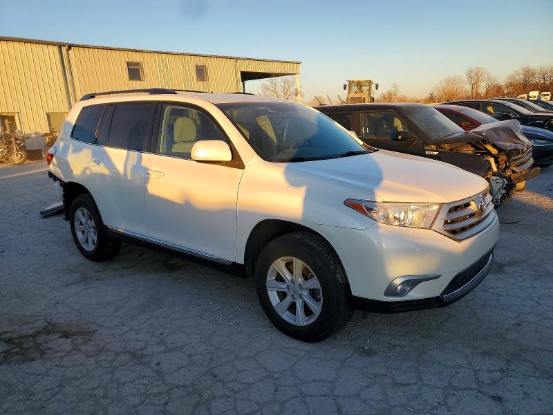 Photo 4 from auction – 2013 TOYOTA HIGHLANDER with VIN 5TDBK3EH6DS232575