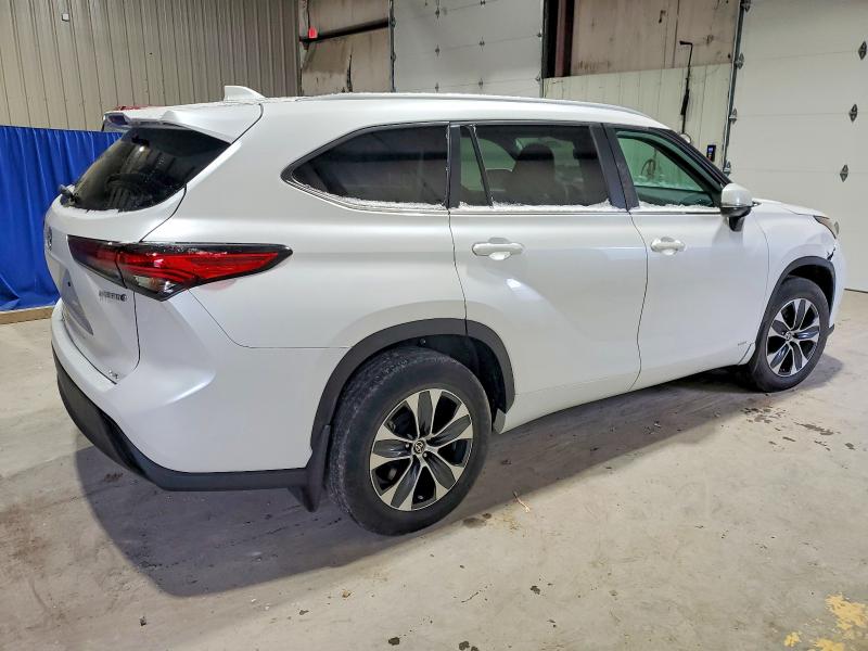 Photo 3 from auction – 2023 TOYOTA HIGHLANDER with VIN 5TDKBRCH7PS132950