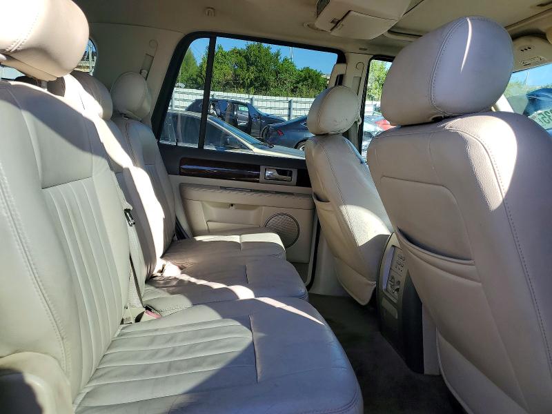 Photo 11 from auction – 2004 LINCOLN NAVIGATOR with VIN 5LMFU27R04LJ22708