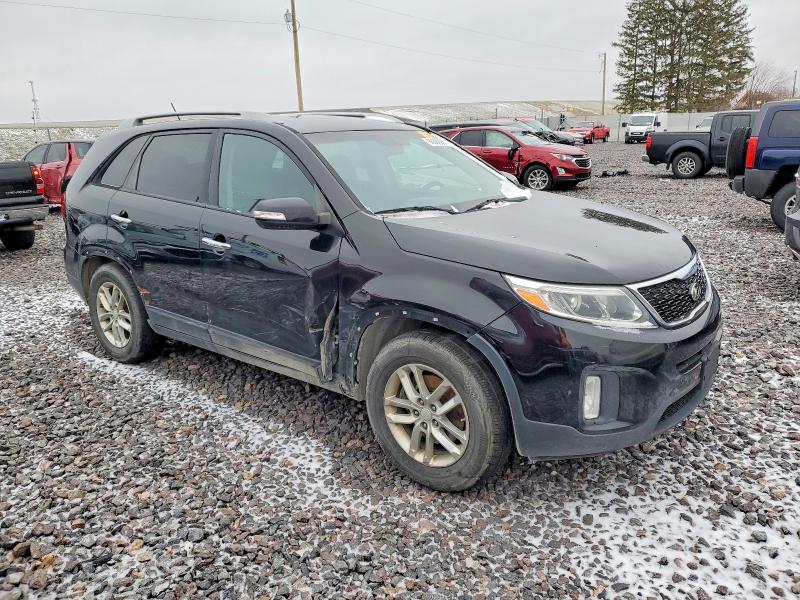 Photo 4 from auction – 2015 KIA SORENTO with VIN 5XYKT4A67FG631096