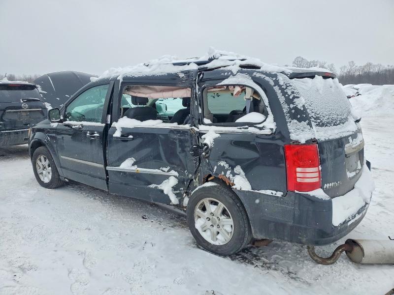 Photo 2 from auction – 2010 CHRYSLER TOWN & COU with VIN 2A4RR5D13AR305507