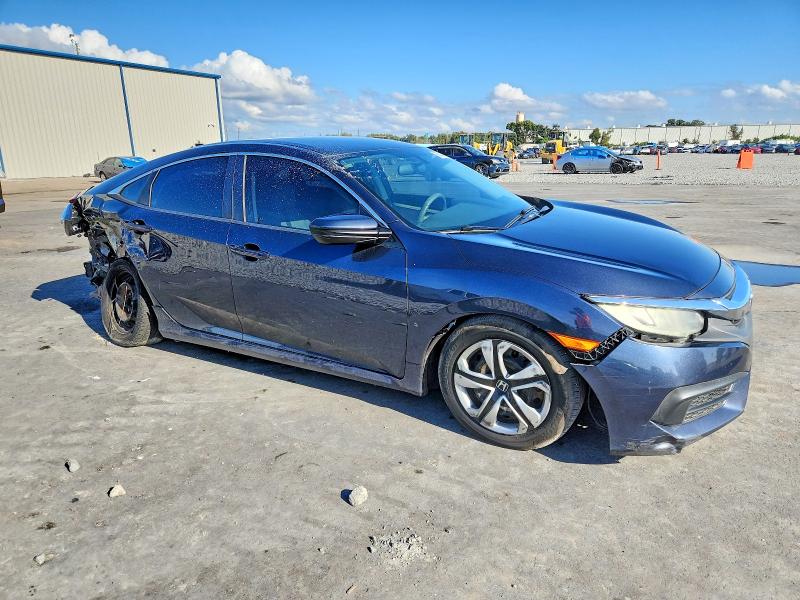 Photo 4 from auction – 2018 HONDA CIVIC LX with VIN 19XFC2F50JE004882
