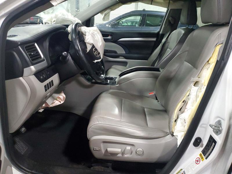 Photo 7 from auction – 2018 TOYOTA HIGHLANDER with VIN 5TDJZRFH9JS527643