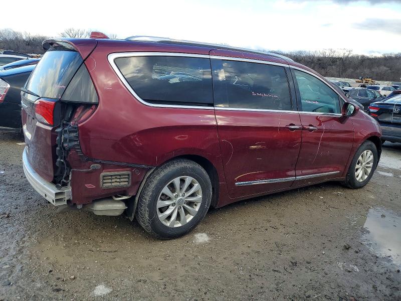 Photo 3 from auction – 2019 CHRYSLER PACIFICA T with VIN 2C4RC1BG6KR655108
