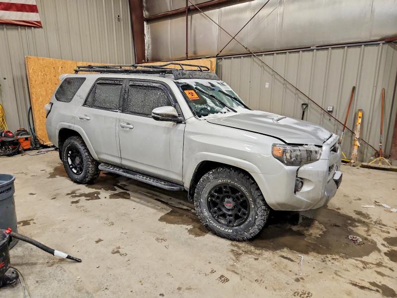 Photo 4 from auction – 2021 TOYOTA 4RUNNER with VIN JTERU5JR8M5910294